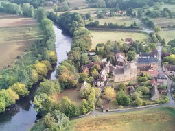 Au pied de l'hôtel : le village templier de Sergeac