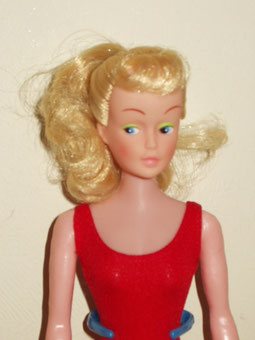 Petra with Tressy face. Photo by marthasfashiondolls.