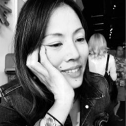 オーランドの日本人美容師サチコさんのポートレート。東京・NY・フィラデルフィアでの経験を活かし、Prestige Hair Salonで日本製オーガニック製品を使ったヘアケアとスタイルを提供