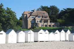 Manoir Dalmore vom Strand aus