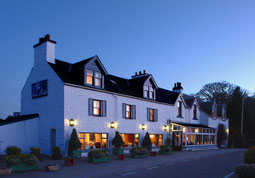 Airds Hotel am Abend