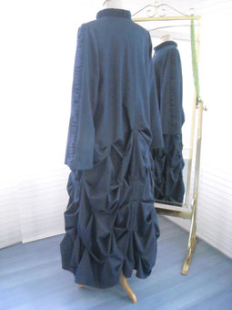 Designerkleid, maßgeschneiderter Mantel aus Singen am Hohentwiel, Peppermilla