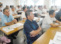 児童買春事件を受けm綱紀粛正を呼び掛けた臨時校長会=15日午後、八重山教育事務所