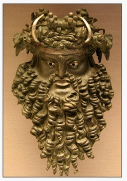 Estatua de bronce que representa a Dionisos (2.300 años de antiguedad)