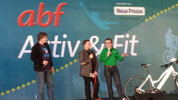 e-motion Hannover Gut gelaunte e-Bike Testfahrer auf abf Messe