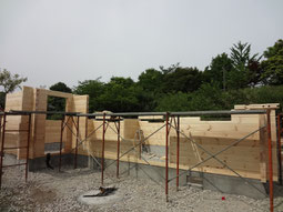 ログハウス建設中