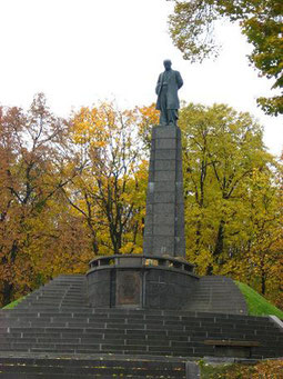 МогилаТ. Г. Шевченка на Чернечій горі в м. Каневі