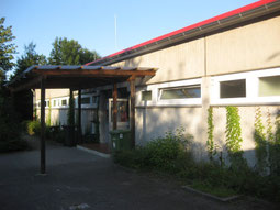 Pfalzbachhalle Mitlechtern mit SG 03-Vereinsheim: Gründungsort und Heimspielort der SG 03 Mitlechtern