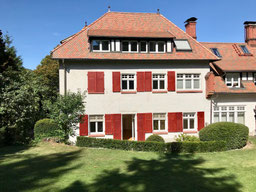 KRONBERG 3,5-ZI.-EG-WHG. IN STILVOLLER TUDORVILLA