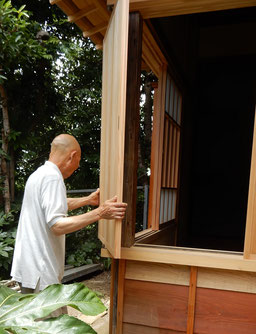 古民家再生　雨戸回し