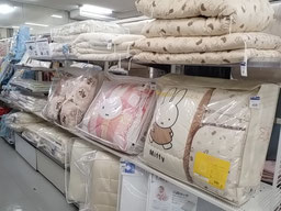 ふとんヤマハン　店内　半田　知多