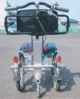 後ろから見たリハビリ 車イス