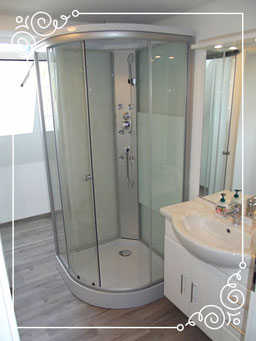 Ferienwohnung Schnell Badezimmer mit Dusche