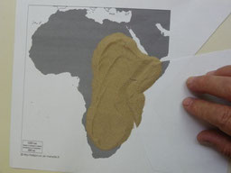 Modèle de rift africain avec papier et sable