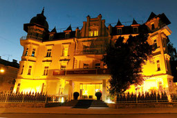 Abendansicht Schloss Mönchstein