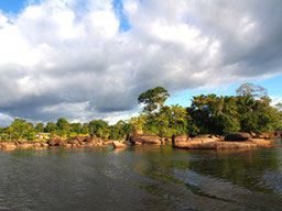 Tagesspiegel: Suriname: Auf wilden Wasserwegen