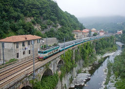 Tren en Isola del Cantone
