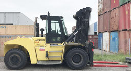 carretilla elevadora grande Hyster H25XMS-9 en el puerto de Hamburgo