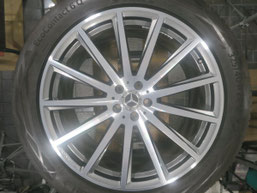 メルセデス・ベンツＧＬＳ４５０ｄの純正ダイヤモンドカットＡＭＧアルミホイールのガリキズ・擦り傷のリペア（修理・修復）後のホイールＢの写真２