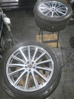 メルセデス・ベンツＧＬＳ４５０ｄの純正ダイヤモンドカットＡＭＧアルミホイールのガリキズ・擦り傷のリペア（修理・修復）後のホイールの写真