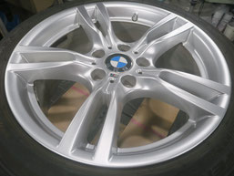 ＢＭＷ３２０ｉの純正アルミホイールのガリ傷・擦りキズのリペア（修理・修復・補修）後のホイール写真