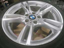 ＢＭＷ３２０ｉの純正アルミホイールのガリ傷・擦りキズのリペア（修理・修復・補修）前のホイール写真