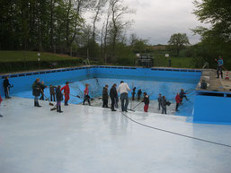 Säuberung des Freibades am 07.05.2012