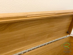 Sitztruhe mit Gasdruckfeder & Klappenscharnier in Eiche Massivholz, Gezinkte Sitztruhe in Eiche Massivholz von Schreinerei Holzdesign Ralf Rapp in Geisingen, Massivholz Eiche-Truhe für Stauraum und als Sitzmöglichkeit, Eichen-Truhe mit Fingerzinken 