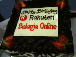 インドネシアのショッピングモールのオープニングに現地社員が用意してくれたケーキ