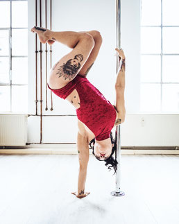 Yatzin Kosom Pole Fitness Meathook