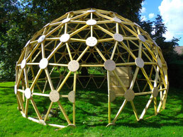 Dôme géodésique en bois