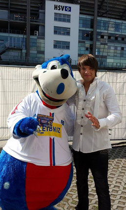 Kevin mit HSV-Dino