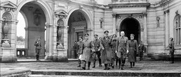 Rommel leaves his HQ on the eve of "The Longest Day", actually filmed in Chateau de Chantilly. 