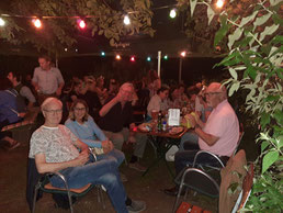 Livemusik im Heurigen mit Olles Leiwand