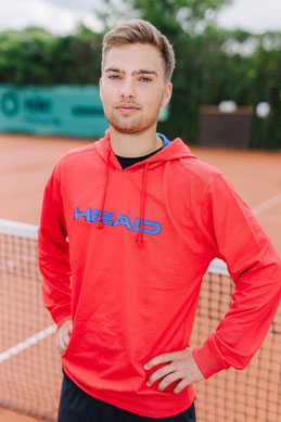 Ron Weber, Topspieler beim 1. Tennis-Club Magdeburg, ist C-Trainer im Leistungssport und Trainer in Magdeburg in der Tennisschule Ballplanet.
