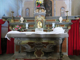 Crocicchia - Maître-autel du XVIIIè s - Coquilles et feuilles d'acanthe, décor baroque par excellence