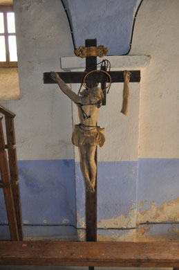 Christ en croix en 2012 visible dans la sacristie de l'Eglise paroissiale
