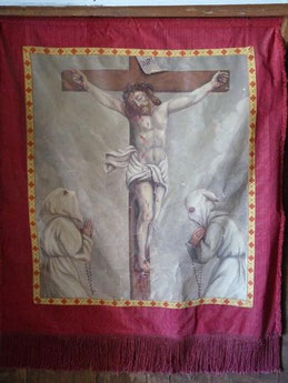 Poggio Marinaccio-bannière des défunts -avers : Christ en croix et pénitents blancs-Francesco Carli 1735-1821