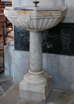 Pino- Assomption - Fonts baptismaux 16è