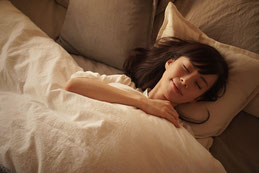 低酸素下での運動でメラトニンの分泌量が増加し、睡眠の質が向上。すっきりとした目覚めに。