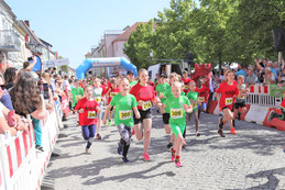 Gut besucht bei bestem Wetter war auch der 10. Beeskower Altstadtlauf. Am beliebtesten war die 2.5 km Strecke. (Foto: C. Fischbach)