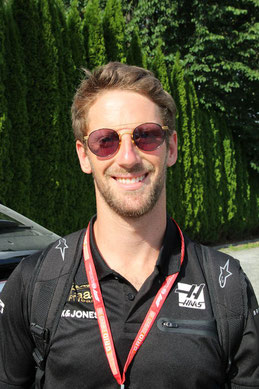 romain grosjean pilot formule 1 contact booking