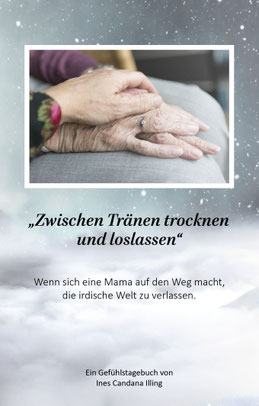 eine Tochter hält die Hände ihrer Mama