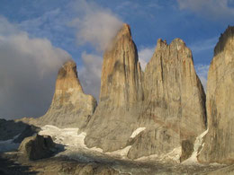 Chile Punta Arenas Puerto Natales Torres del Paine Nationalpark Magellanpinguine Pinguine kalbende Gletscher Serrano Balmaceda Nandu Fjord Ultima Esperanza Paititi-Tours 