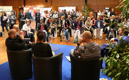 Gründertag 2015 - alles lauscht der Talkrunde 