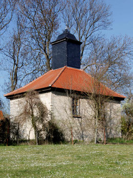 Die Dorfkirche in Rodias - Ansicht aus südwestlicher Richtung