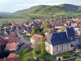 St. Barbara-Kirche Golmsdorf Blick auf den Chorturm aus dem 15. Jh.