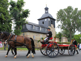 Zwei neue Glocken antransportiert zur Glockenweihe am 29. Juli 2017