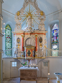 Restaurierter Kanzelaltar (um 1720)
