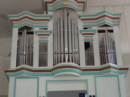Restaurierte Tröbst-Orgel mit Zimbelstern